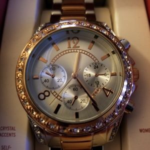 NWT BEZEL WOMENS WATCH